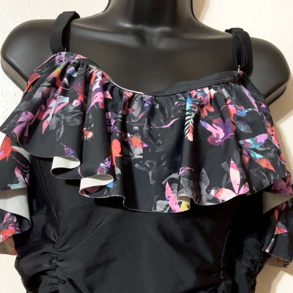 🌼TORRID Ruffle Trim Off-The-Shoulder Ruched Swimsuit🌼 - Picture 10 of 15